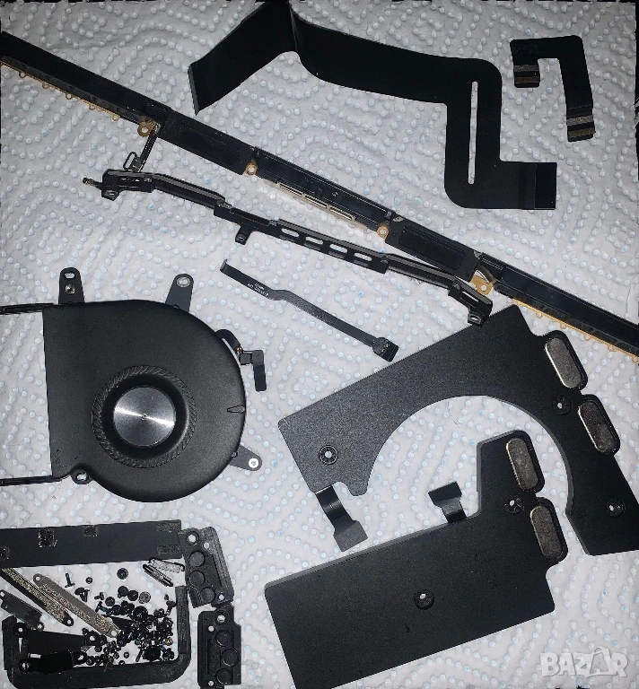 Части от macbook pro A1708 2017, снимка 1