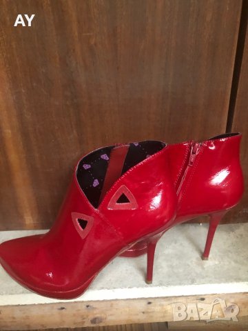 Дамски обувки естествен лак Fornarina