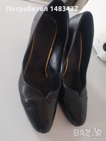 Дамски обувки.