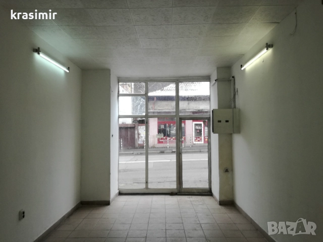  Магазин под наем на много оживено място в Княжево, снимка 4 - Магазини - 52693553