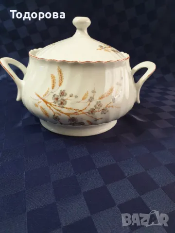 Порцеланов супник -Китка - Нови пазар с декор ябълков цвят