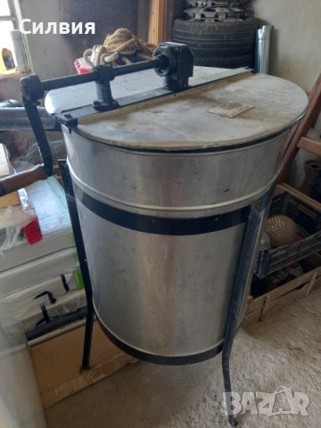 Центрофуга за мед 