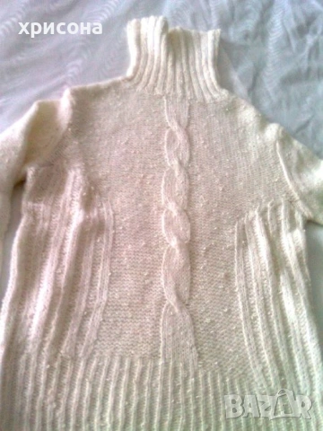 Поло блуза в бяло и същата в черно