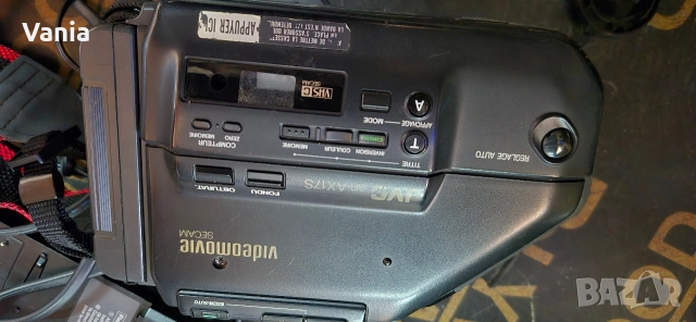 Видеокамера JVC, снимка 5 - Камери - 52648872