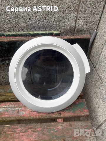 Продавам перфектен люк (вратичка) за пералня+сушилня Електролукс