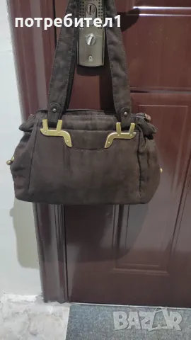 Дамска чанта от велур 