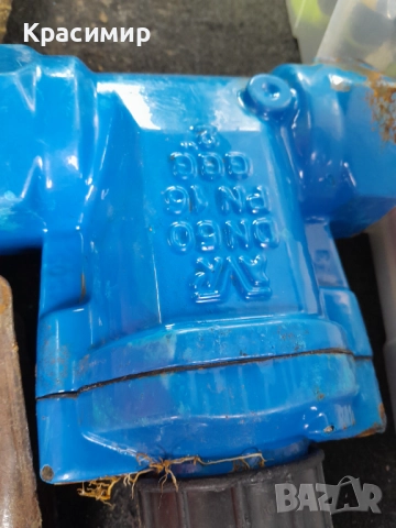 Продавам тротоарен спирателен кран Ф2"