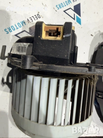 5E2228200 вентилатор за парно от Peugeot Partner 1.6 BlueHDi, 100 ph., 5 sp., engine BHY, 40 000 km, снимка 3 - Части - 53034239