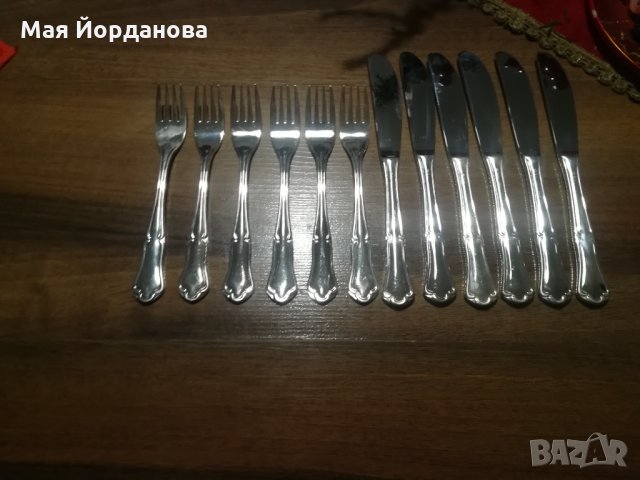 Посребрен комплект вилици и ножове за храна