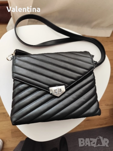 Черна дамска чанта кожена, снимка 2 - Чанти - 51609136