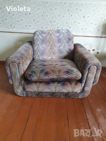 Фотьойл с размери ширина 90 см височина 80 см височина на седалка 40см.