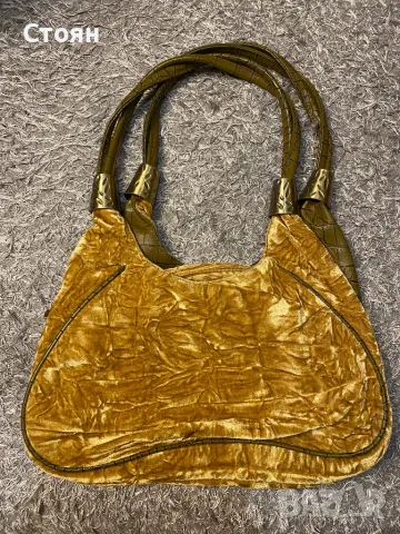 Versace Дамска чанта Плюшена , снимка 6 - Чанти - 47972265