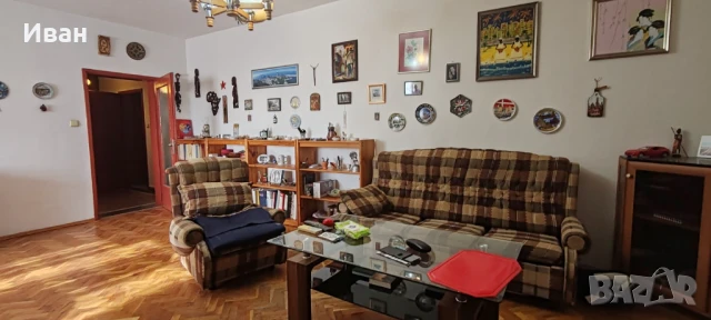 Тристаен апартамент в Център, снимка 2 - Апартаменти - 50812104