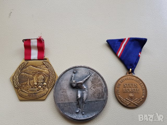 Два медала и един плакет, снимка 2 - Антикварни и старинни предмети - 28376821