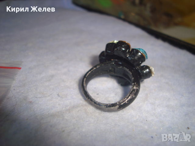 КРАСИВ ВИНТИДЖ РЕТРО - АРТ ПРЪСТЕН ОЛОВЕН ЛАКИРАН с ФАСЕТИРАНИ ЦВЕТНИ КРИСТАЛИ 13912, снимка 9 - Пръстени - 36378013