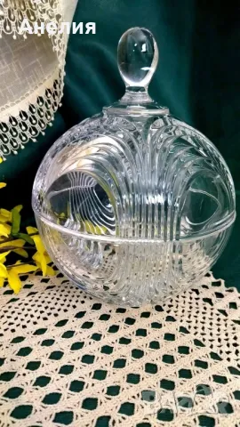Кристална захарница, бонбониера с капак, снимка 2 - Други - 49935644