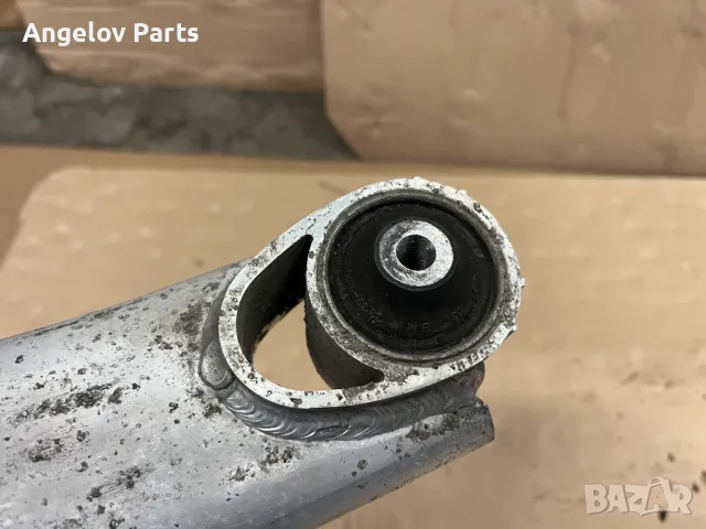 Десен заден носач за BMW E39 Седан, снимка 3 - Части - 48712556