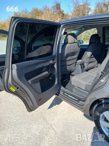 VW TOURAN, снимка 8 - Автомобили и джипове - 47791982
