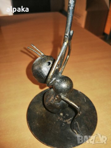 Продавам бронзова фигурка - Мравката свири , снимка 3 - Колекции - 43853484