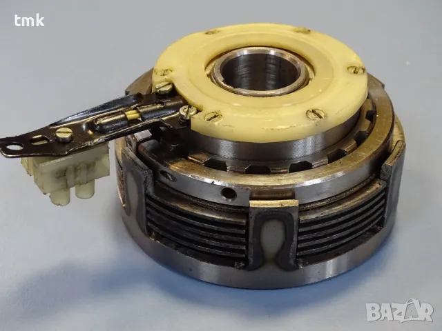 Съединител електромагнитен Binder 84C1309C1 CUGIR multi-plate electromagnetic clutch, снимка 11 - Резервни части за машини - 47861840