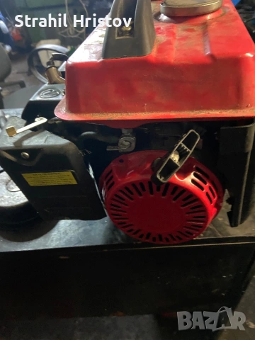 Генератор за ток Clarke 1100W, снимка 3 - Генератори - 53233428