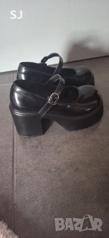 Дамски черни обувки с дебел ток и платформа., снимка 4 - Дамски обувки на ток - 47471500