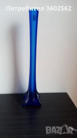 ваза от кобалтово синьо стъкло, снимка 2 - Вази - 49667680