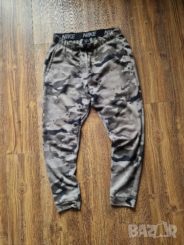 Страхотно мъжко камуфлажна долнище NIKE размер L, снимка 3 - Спортни дрехи, екипи - 53394792