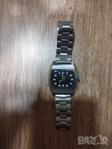 Руски механични часовници, снимка 2 - Антикварни и старинни предмети - 52057920