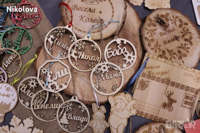 Персонализирана коледна топка със снежинки и име – дървена украса за елха, снимка 3 - Декорация за дома - 52275839