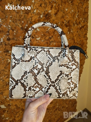 Дамска мини чанта , снимка 3 - Чанти - 52460640