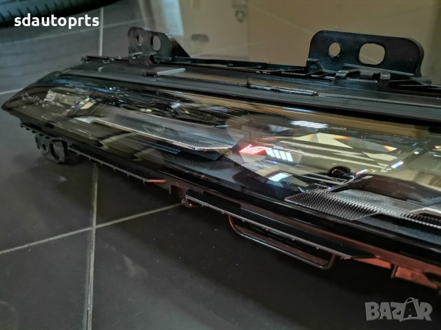 Ляв Горен Фар BMW G70 i7 Crystal Swarovski Кристал Сваровски 9879935, снимка 7 - Части - 43085345