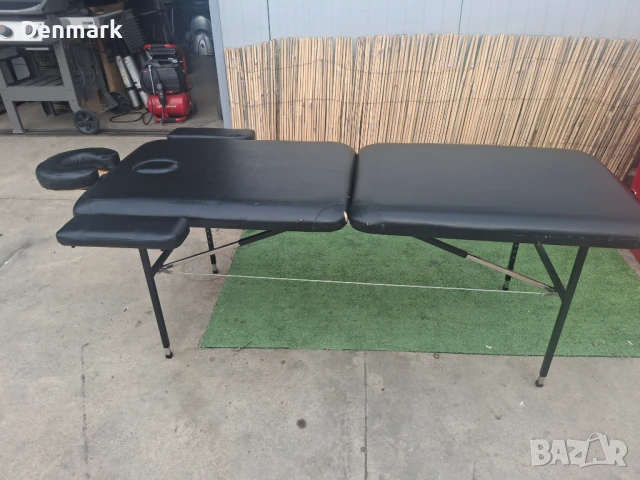 Масажна кушетка