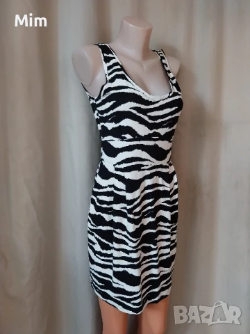 М Къса рокля в бяло и черно/принт /, снимка 2 - Рокли - 50670502