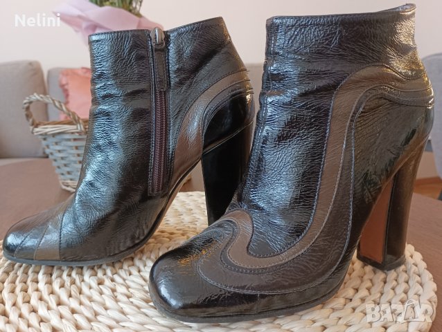Намалени дамски обувки Moschino 38,5, снимка 3 - Дамски боти - 38476090