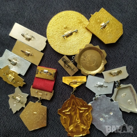12 съветски значки и медали , снимка 2 - Колекции - 53188384