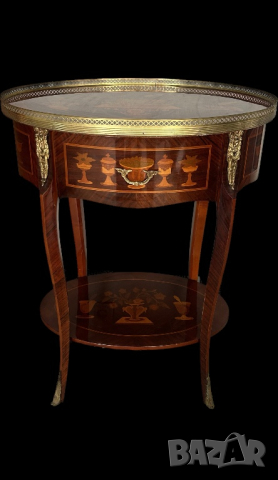 Френска дървена маса в стил на Луи XV/XVI инкрустирана с бронз.