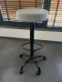 Бар стол на колелца с черна основа + доставка и 2г гаранция, снимка 3