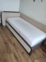 Продавам две единични легла, може и поотделно , снимка 2