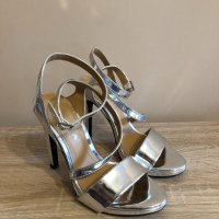 Сребристи обувки на висок ток Zara, снимка 8 - Дамски обувки на ток - 33325256