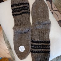 Ръчно плетени мъжки чорапи размер 43 от вълна, снимка 2 - Мъжки чорапи - 39391438