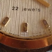 Стар дамски часовник ZARIA 22 JEWELS USSR с позлатена рамка за КОЛЕКЦИЯ 43075, снимка 3 - Други ценни предмети - 43905353