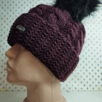 Дамска плетена шапка с папулка- мпш42, снимка 3 - Шапки - 43302196