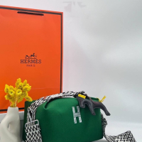 Hermes дамска чанта, снимка 11 - Чанти - 44854302
