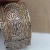 Сребърна възрожденска гривна с позлата, снимка 3 - Антикварни и старинни предмети - 38288817