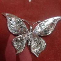 Красиви големи брошки "Пеперуда"с блестящи камъчета , снимка 2 - Колиета, медальони, синджири - 35390501