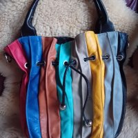 Уникална италианска цветна чанта от естествена кожа , снимка 1 - Чанти - 43928063