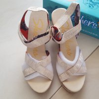 Оригинални дамски сандали Skechers размер 38 и 39, снимка 8 - Сандали - 33432272