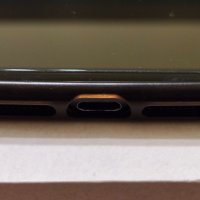 OnePlus 6T с кутия, зарядно, стъклен протектор и два калъфа, снимка 4 - Други - 43839140