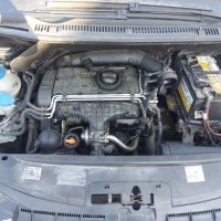 Vw Touran 2.0 TDI 140кс на части, снимка 10 - Автомобили и джипове - 36926407